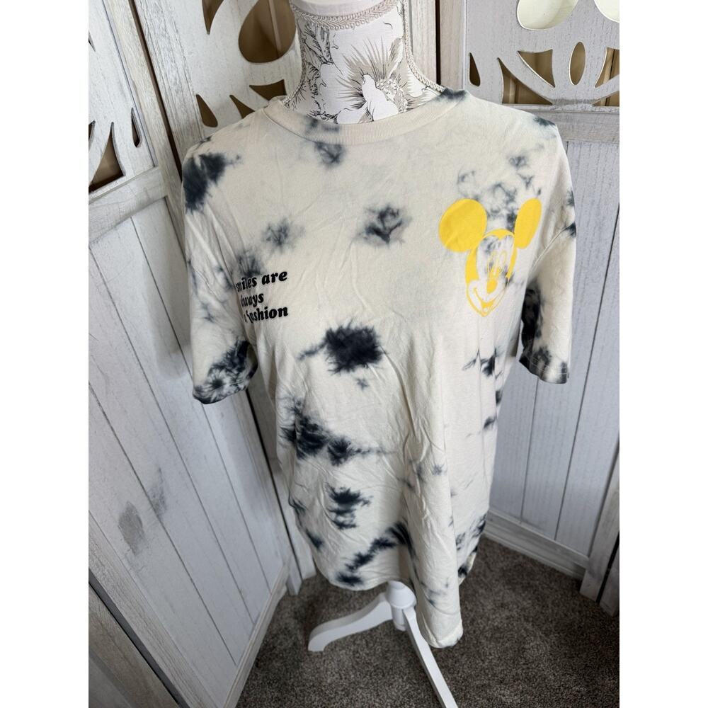 Disney Mickey Mouse Tie Dye ‘Keep Smiling’ Heart Hands Size Medium Tee Tshirt